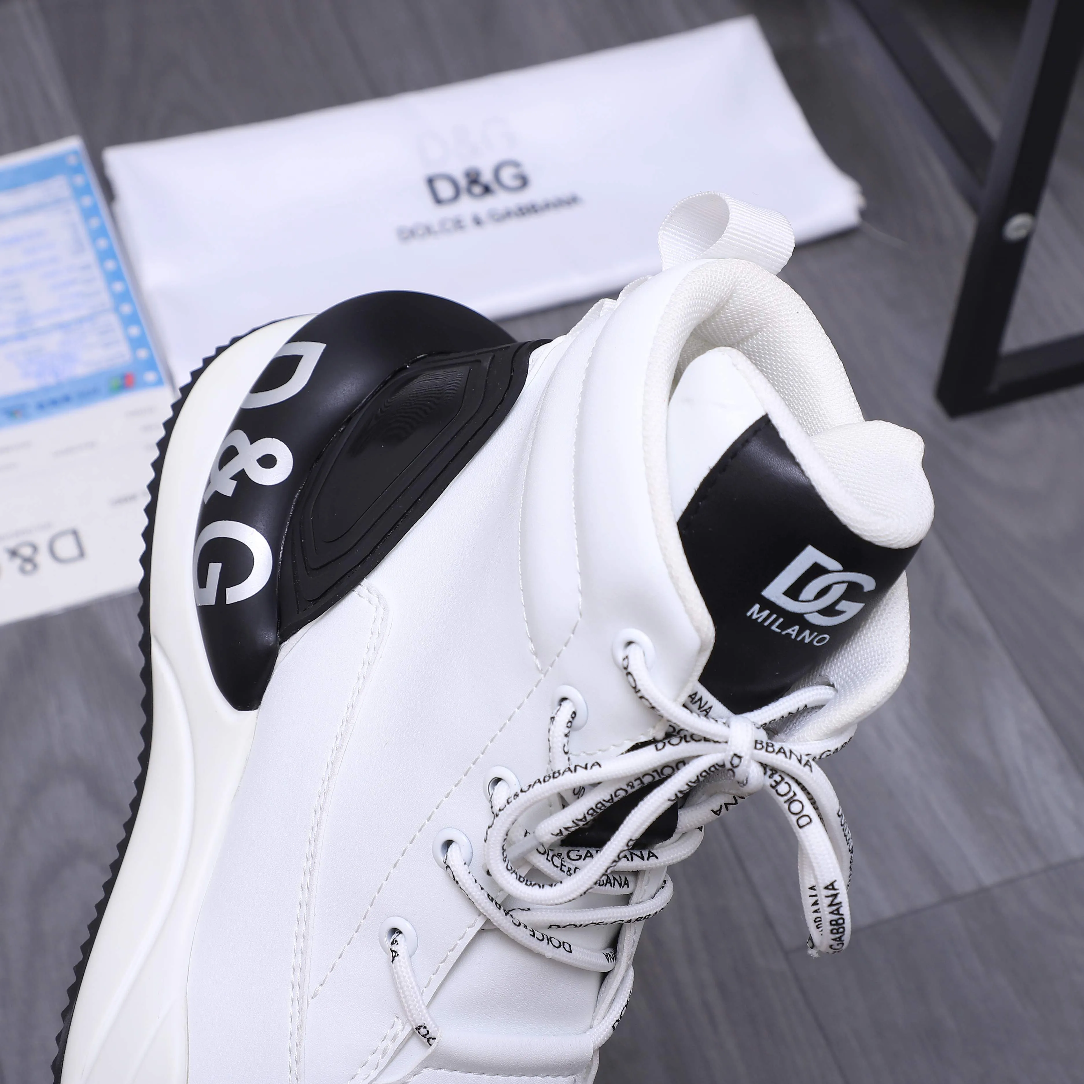 Men's shoes 💰p540 Product trademark: DG (Dolce & Gabbana) high-top casual shoes for couples. Regular size: 36-46 (45.46 is custom-made and non-returnable) Product materials: Selected cowhide stitching upper, mesh lining, cowhide insole, rubber outsole